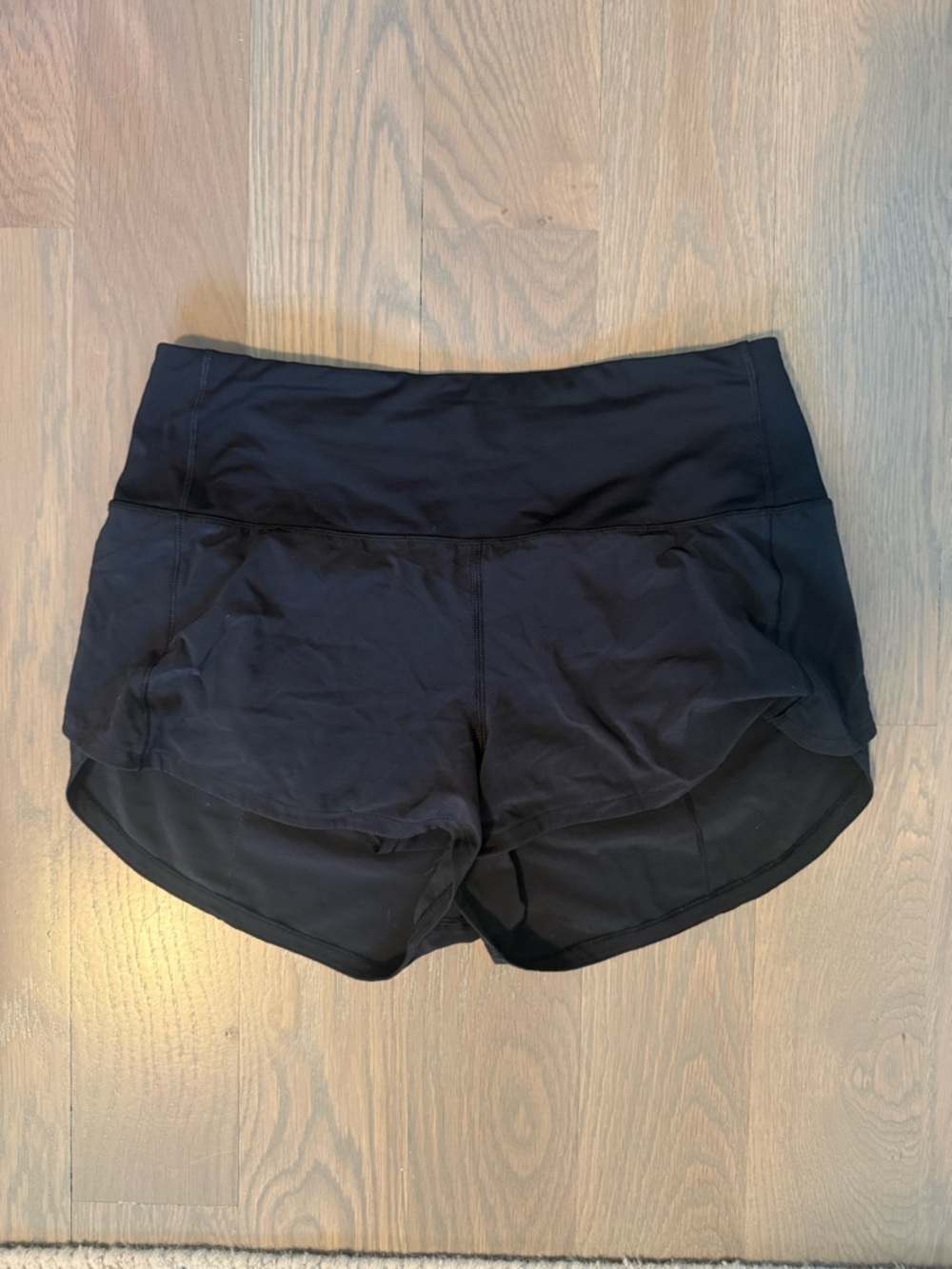 Lululemon speed up high rise 2.5” shorts